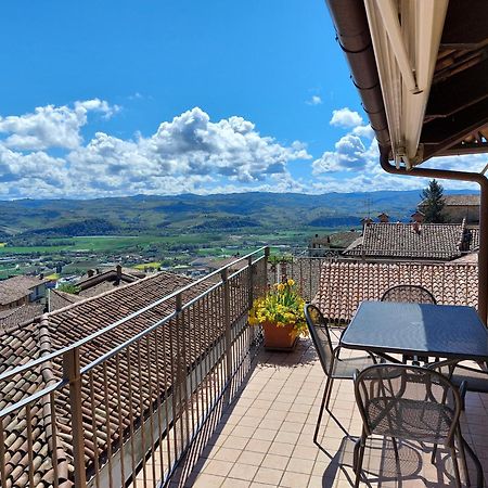 Il Giardino Di Olivia Appartement Guarene Buitenkant foto