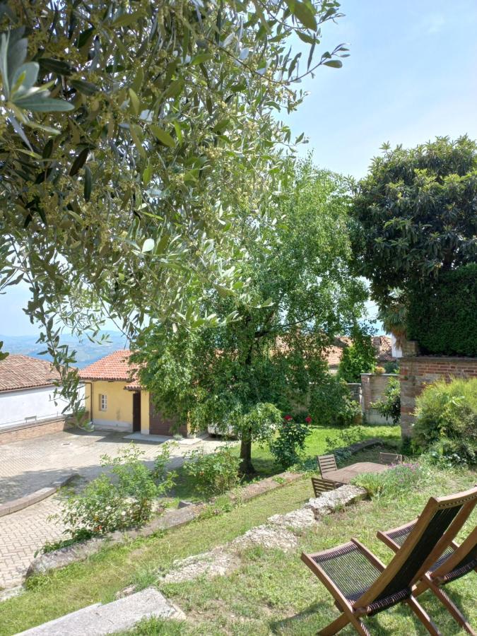 Il Giardino Di Olivia Appartement Guarene Buitenkant foto