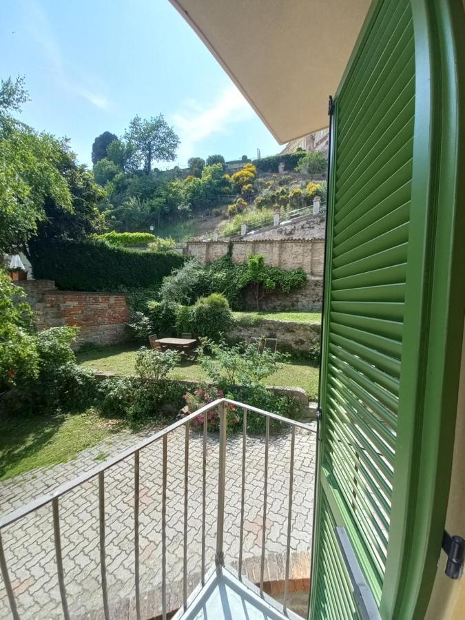 Il Giardino Di Olivia Appartement Guarene Buitenkant foto