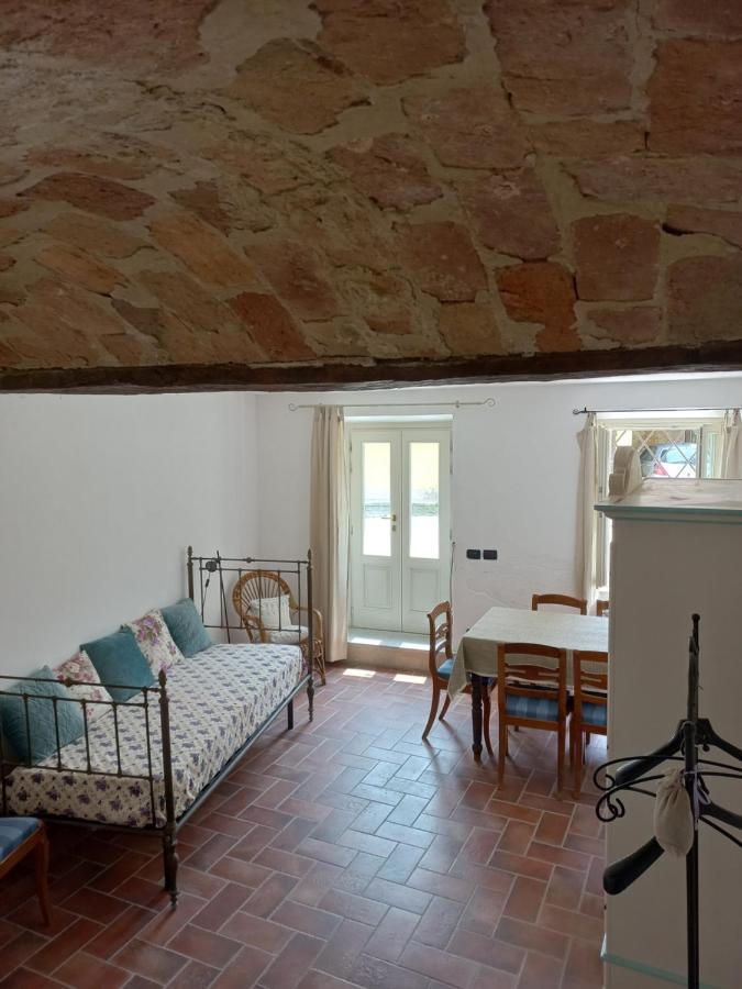Il Giardino Di Olivia Appartement Guarene Buitenkant foto