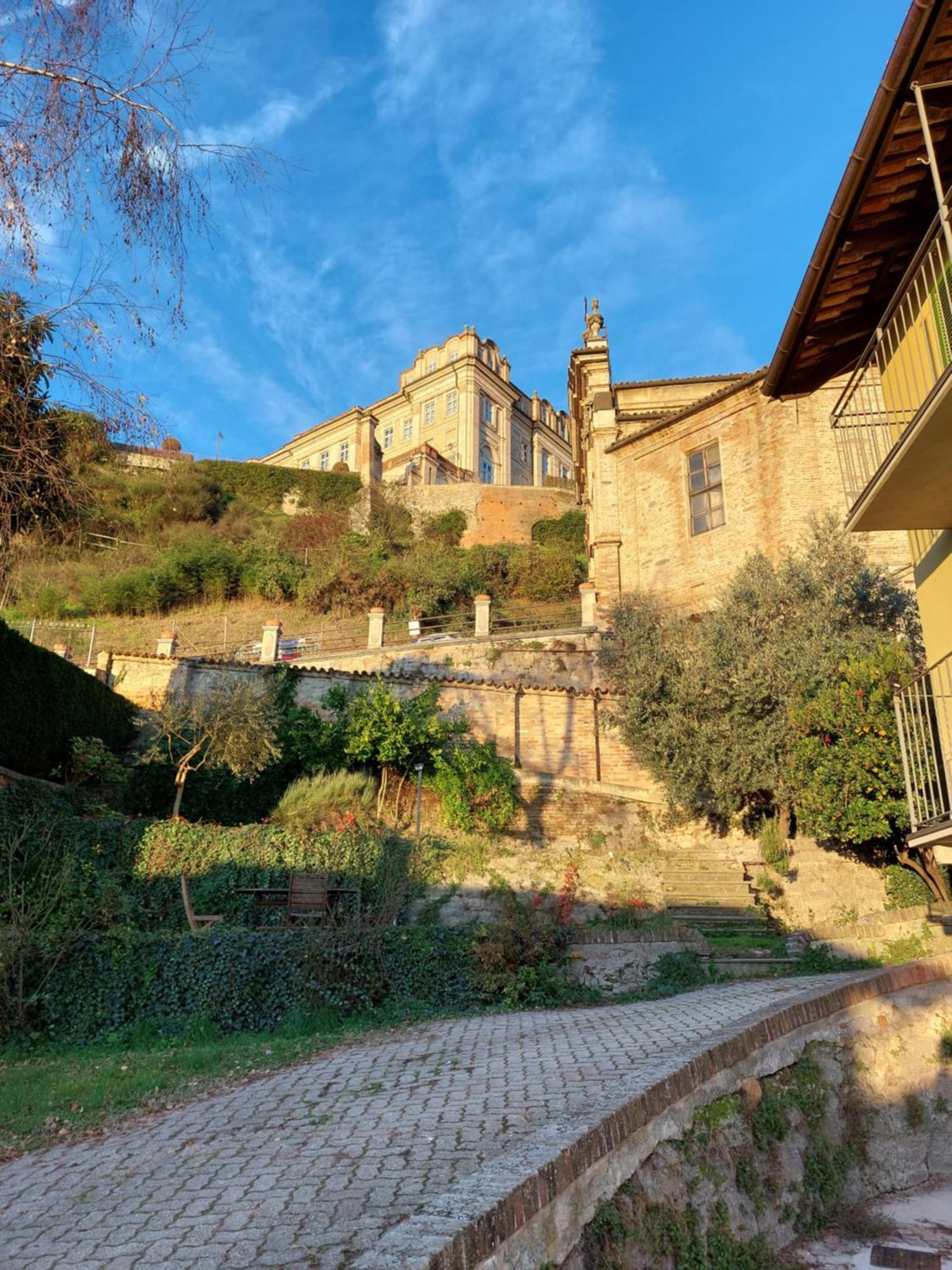 Il Giardino Di Olivia Appartement Guarene Buitenkant foto