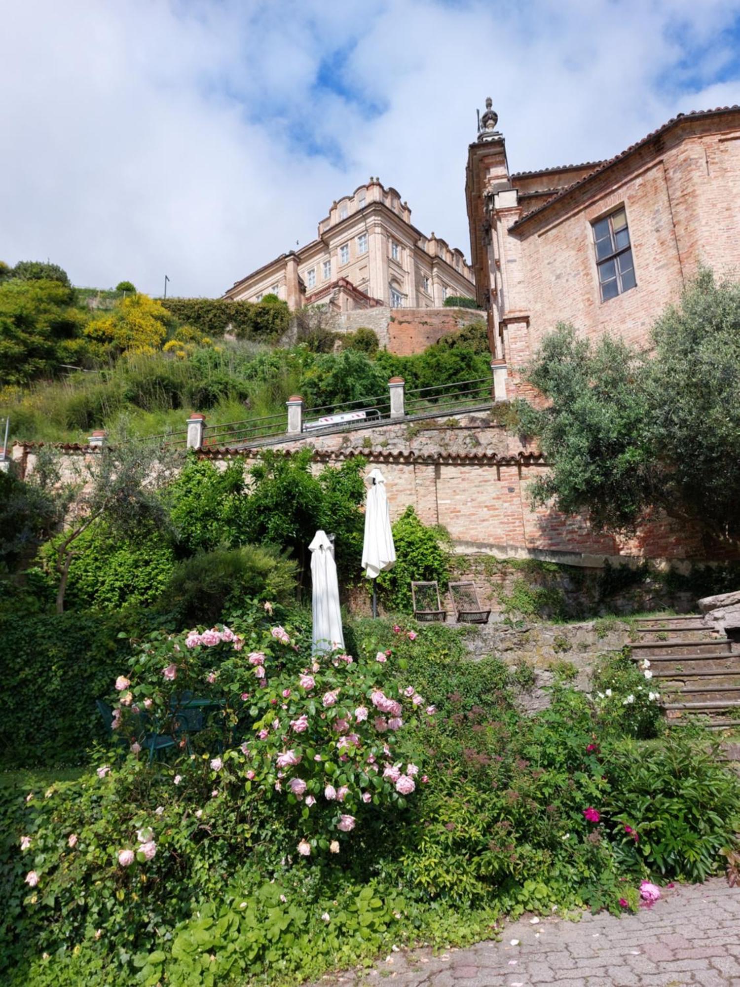 Il Giardino Di Olivia Appartement Guarene Buitenkant foto