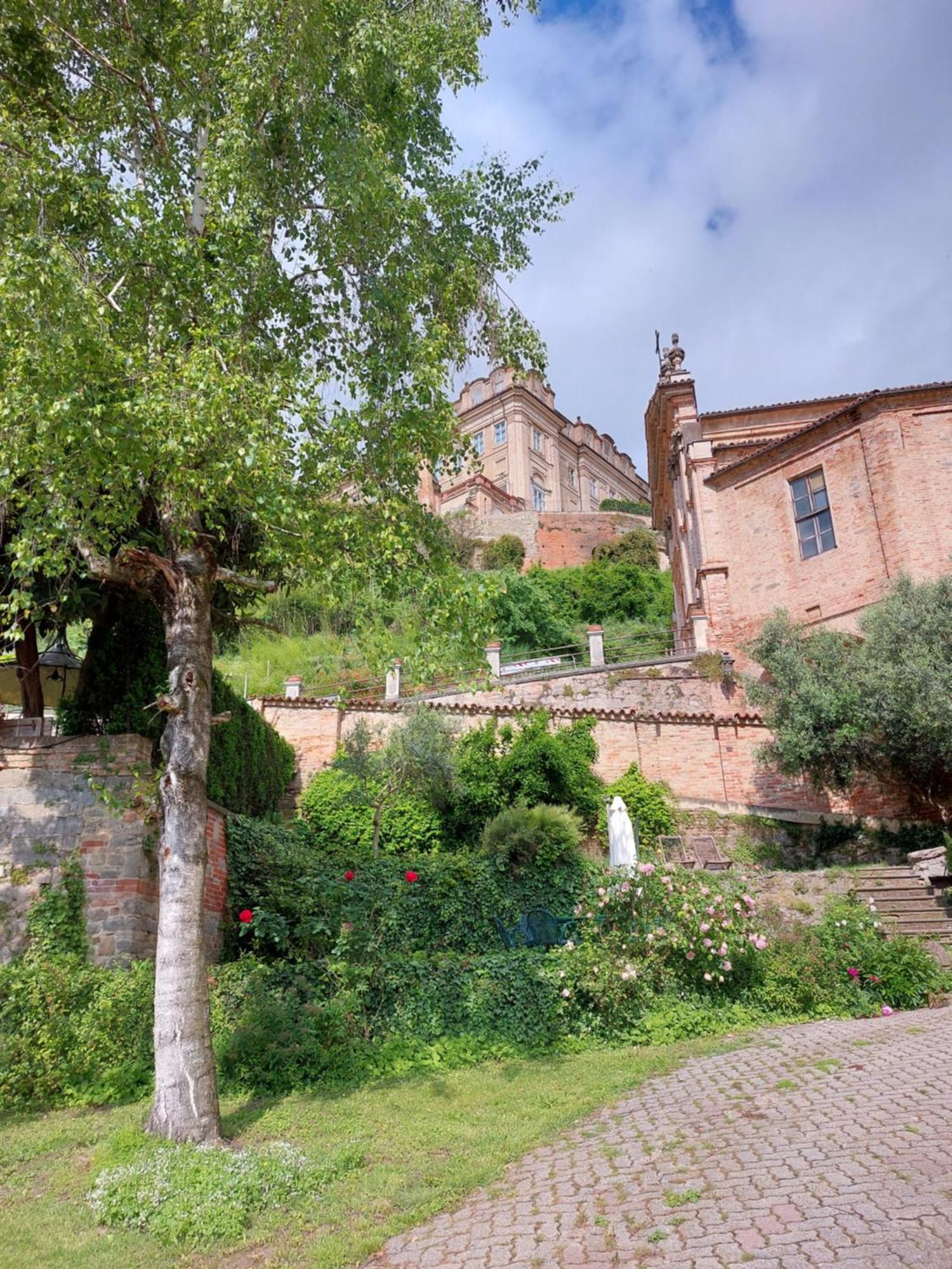 Il Giardino Di Olivia Appartement Guarene Buitenkant foto